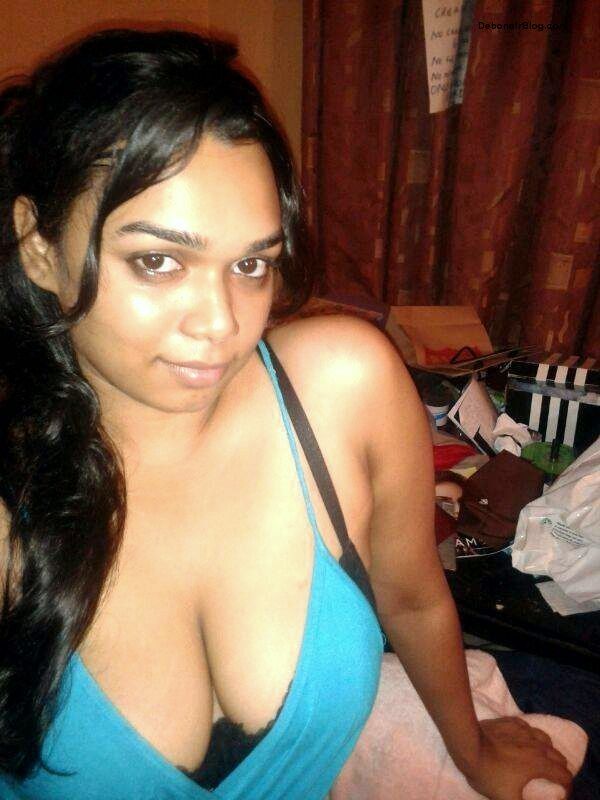 GF XXX Indian Porn Pics Showing Juicy Tits