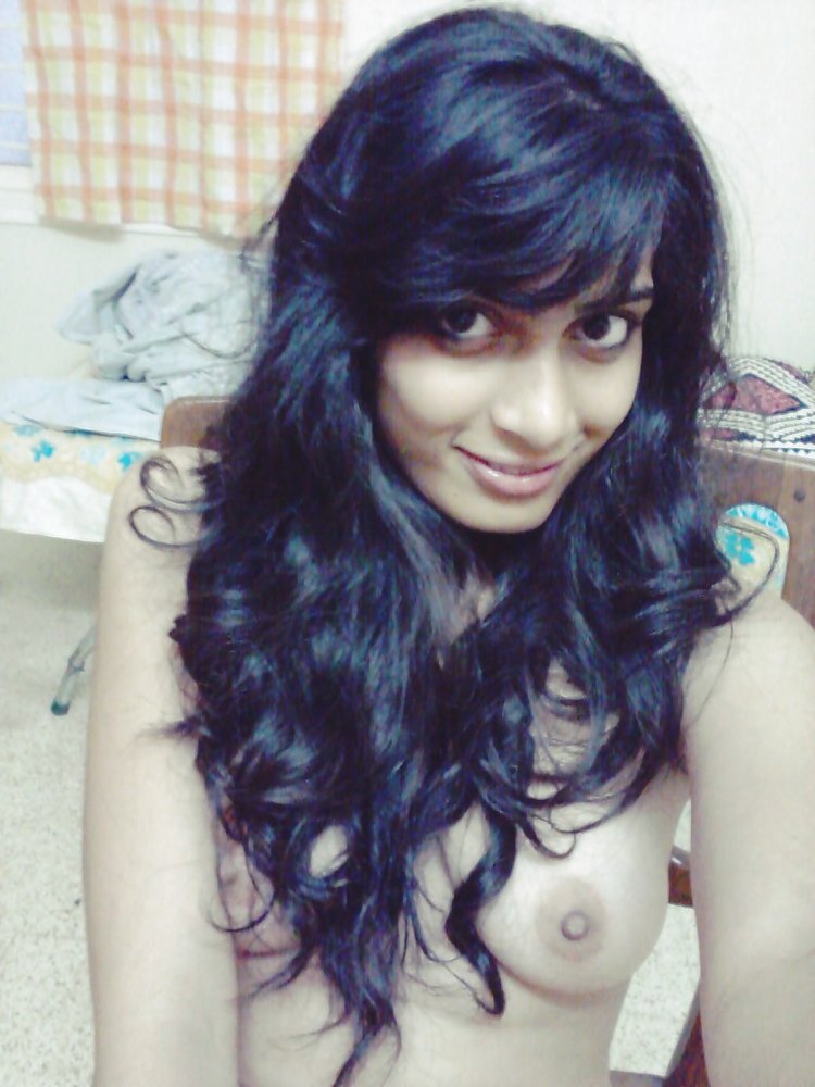Desi Babe Pressing Her Natural Tits Taking Her Nude Photos
