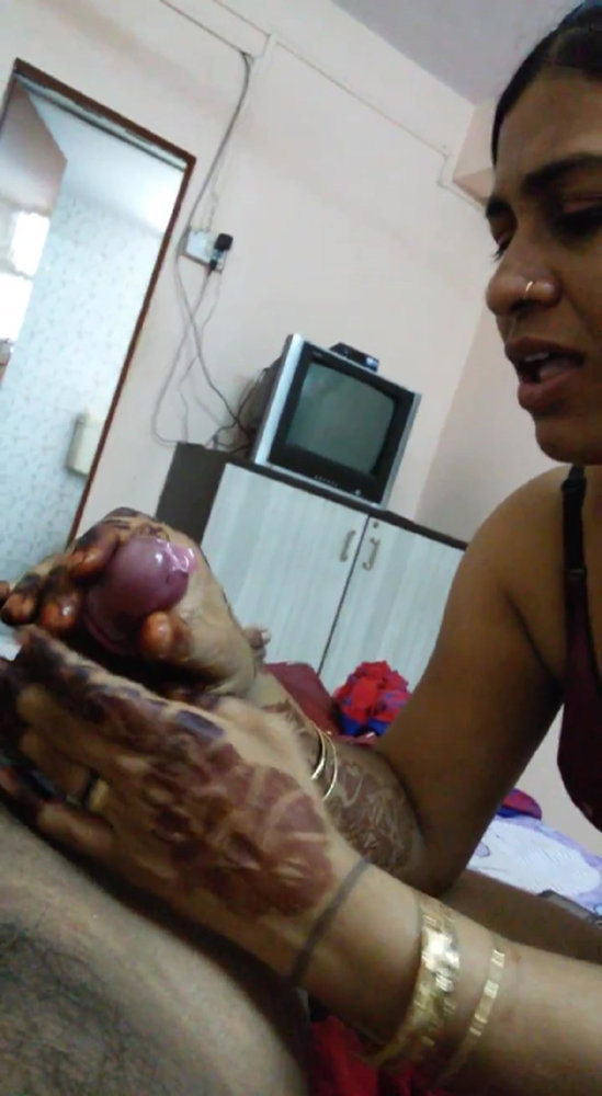 Indian Bhabhi Erotic Handjob Sex Pictures