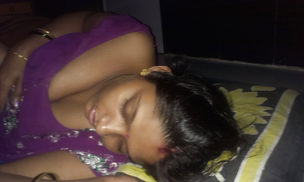 Indian Mallu Bhabhi In Black Nighty Hairy Pussy Fucked