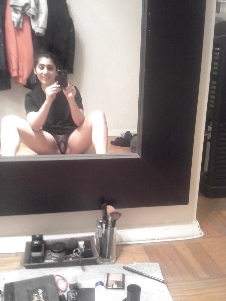 Nude Desi College Babe Self Shot Pictures