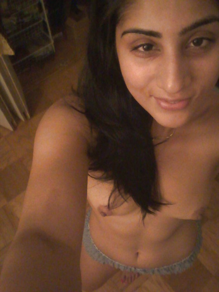 Nude Desi College Babe Self Shot Pictures