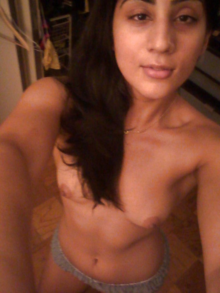 Nude Desi College Babe Self Shot Pictures