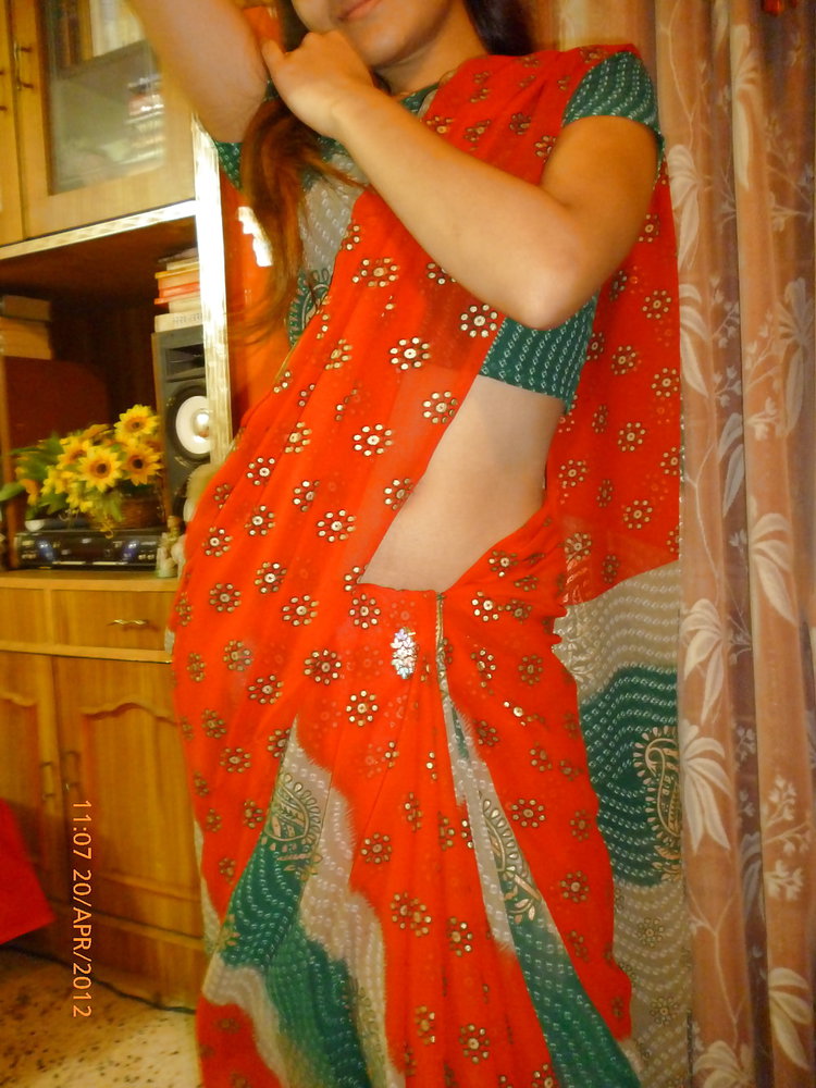 Indian Wife In Saree Stripping Naked Showing Her Natural Tits