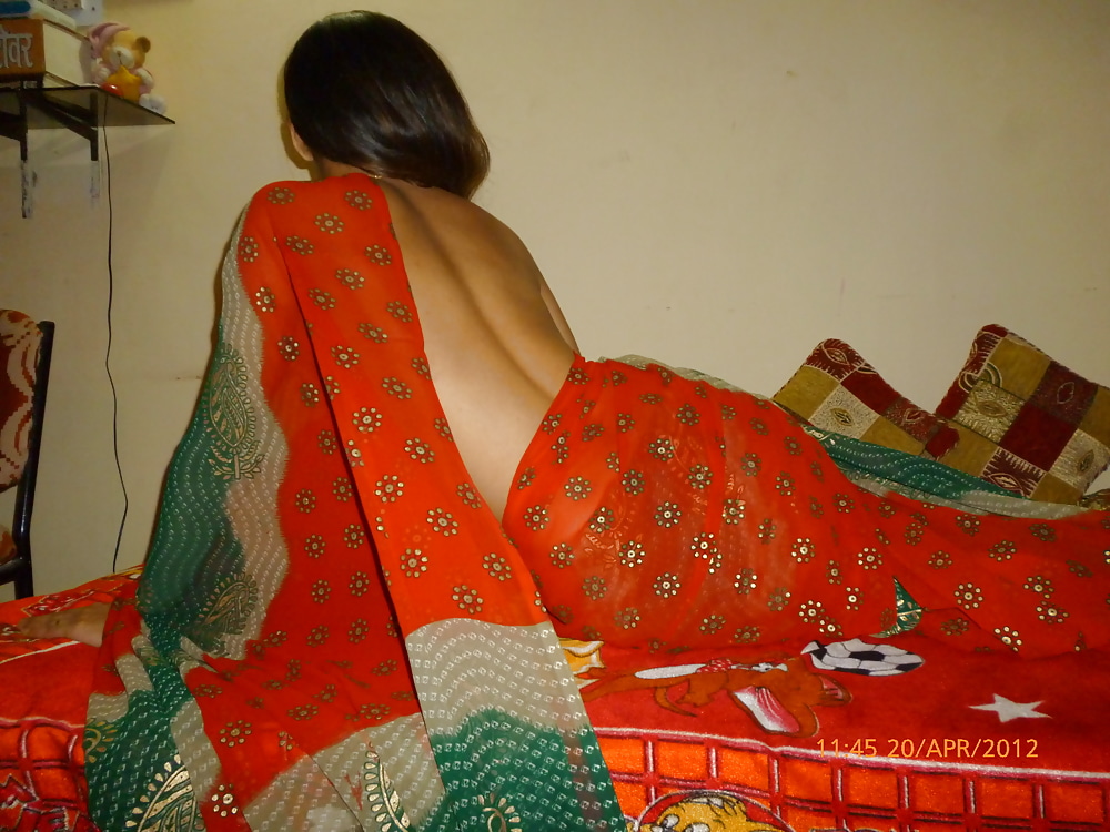 Indian Wife In Saree Stripping Naked Showing Her Natural Tits