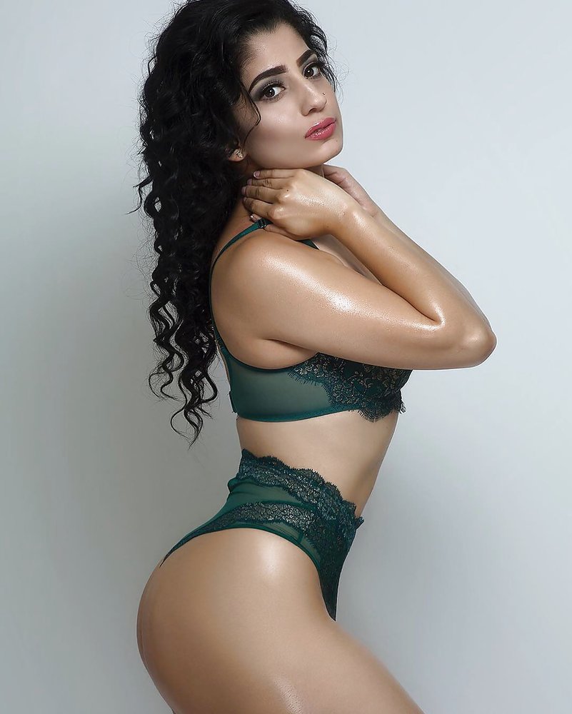 Lucious Pakistani Pornstar Babe Nadia Ali