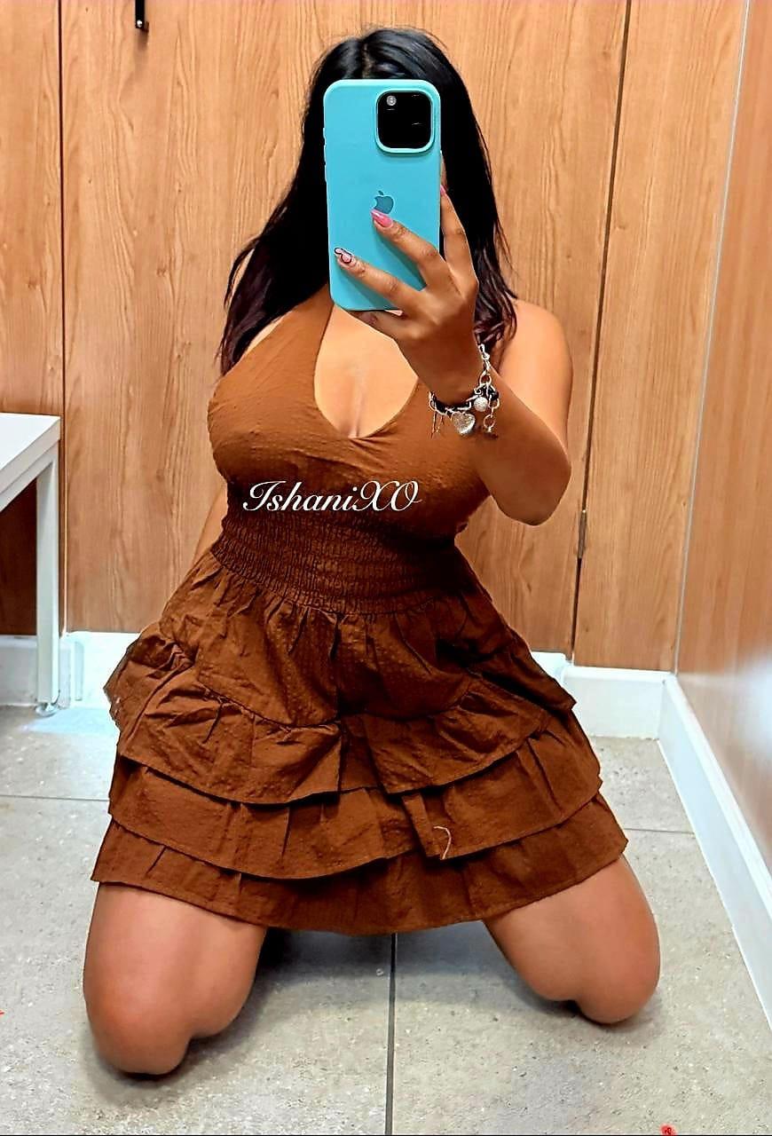 Married Indian Woman Flashing After Shopping Spree