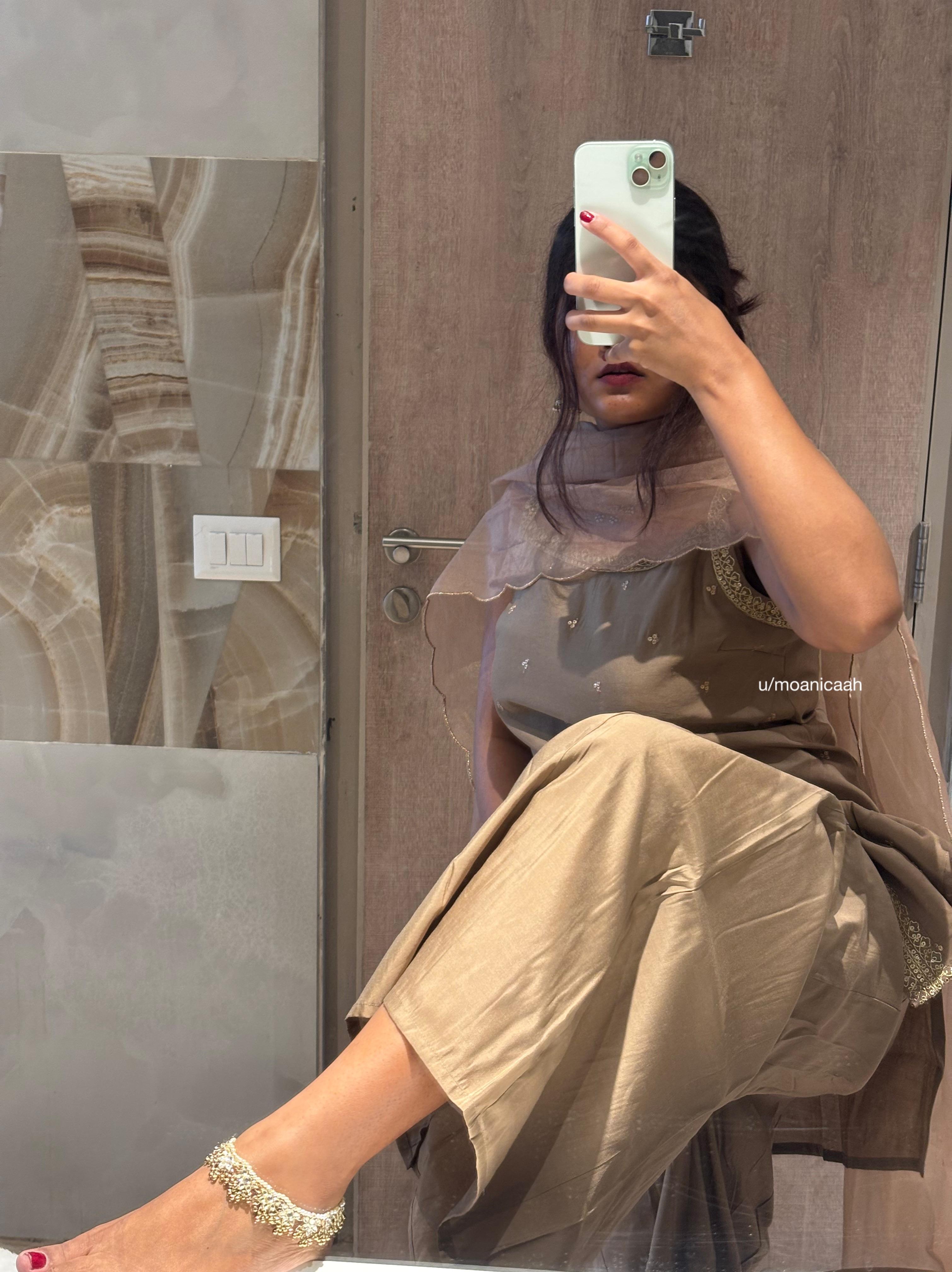 Pounding Indian Wife Doggy Style in Traditional Saree