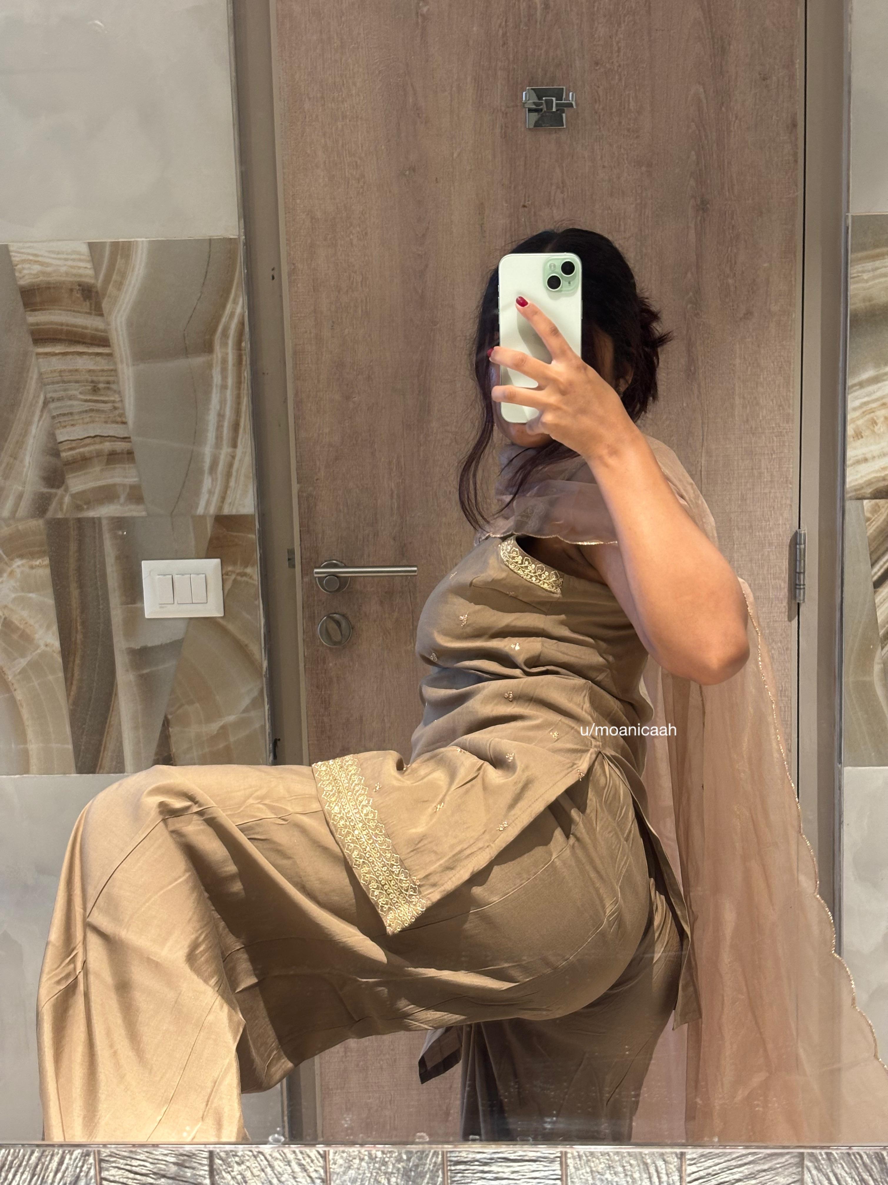 Pounding Desi Wife Doggy While Wearing Saree Tonight