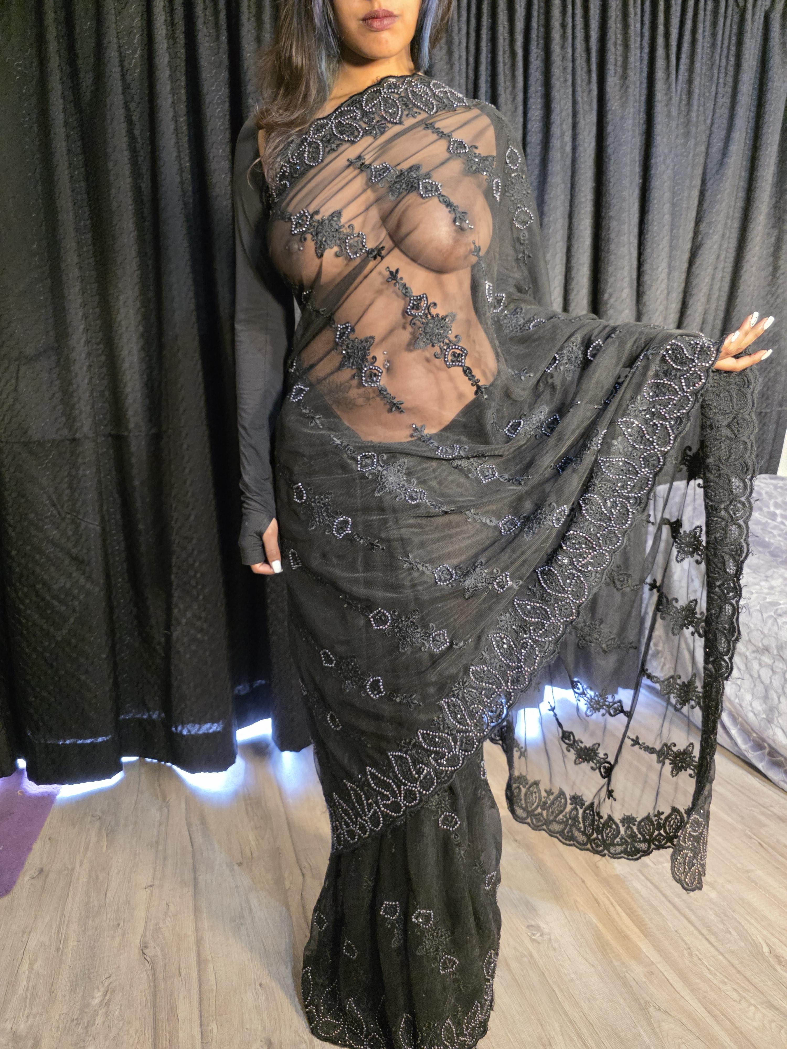 Traditional Indian Slut Offering Her Body For His Use