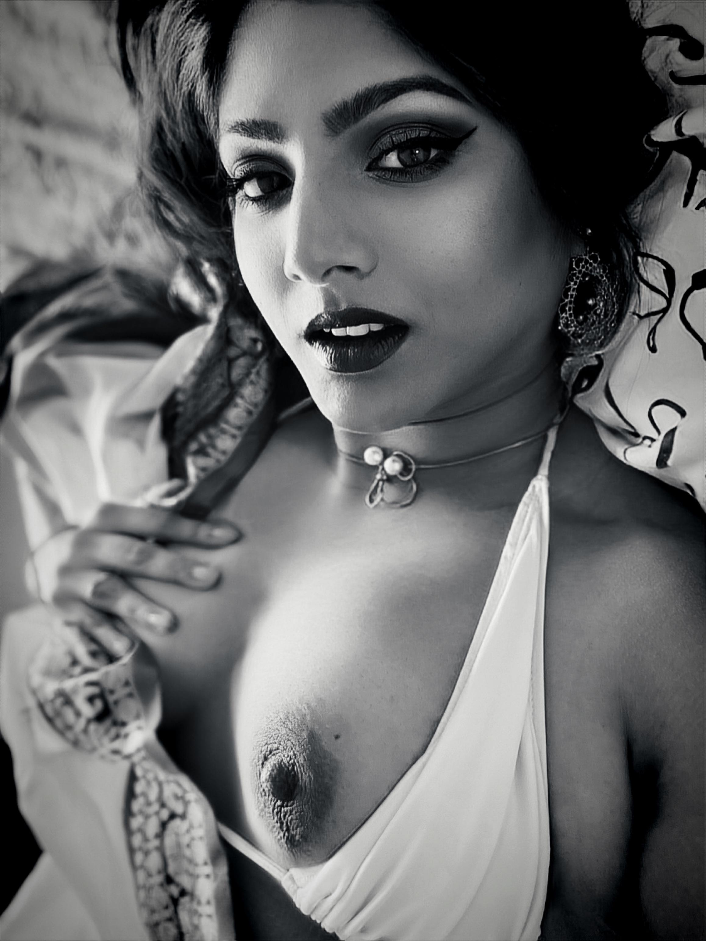 Red Pill Or Blue Pill? Choose Your Indian Adventure!