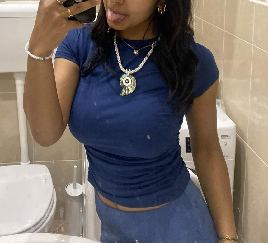 Indian MILF Stripping Her Body For Men To Worship