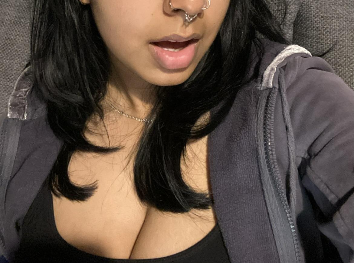 Indian Amateur Wife Showing Body For Men Inspecting