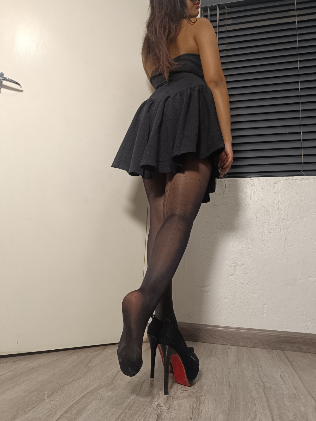 Desi Receptionist Spreading Legs Showing Her Wet Pussy