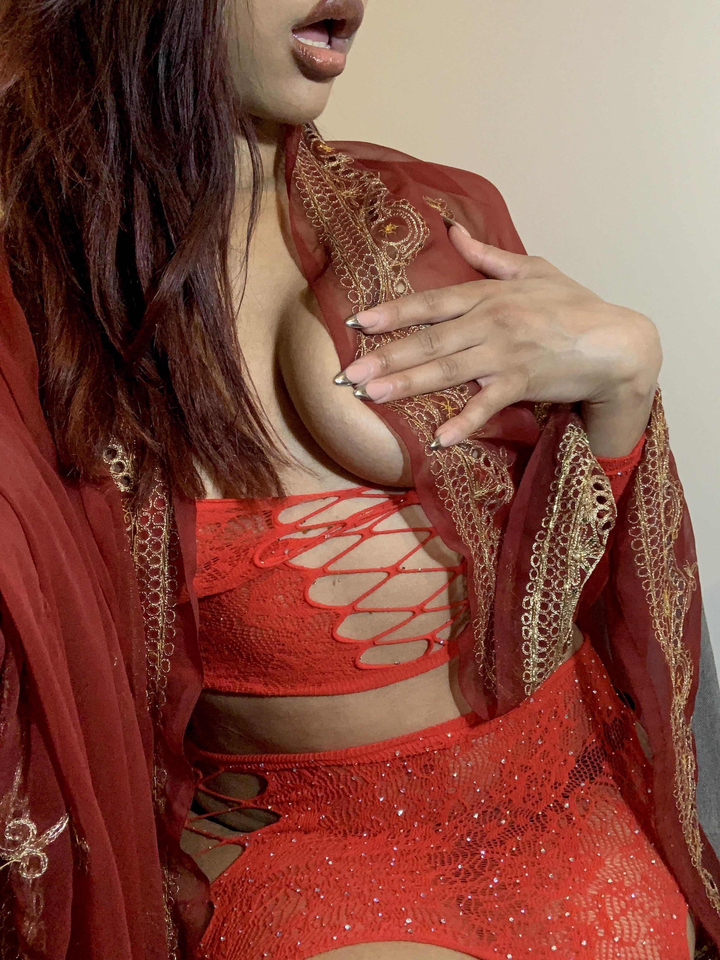 Cute Indian MILF feeling sexy and showing off naked