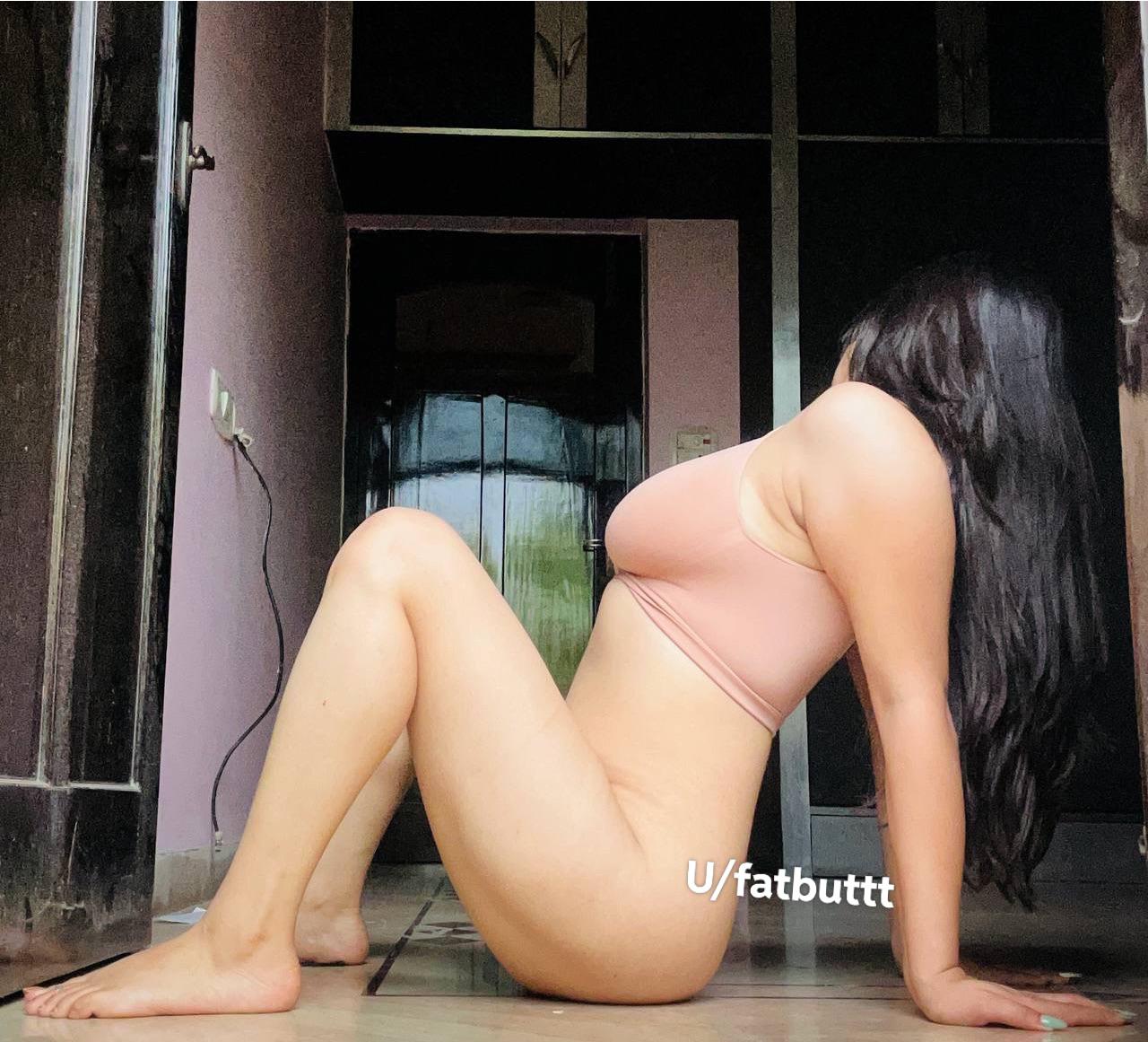 Striking a naughty pose, my exposed Desi curves inviting you to jerk off to this filthy selfie