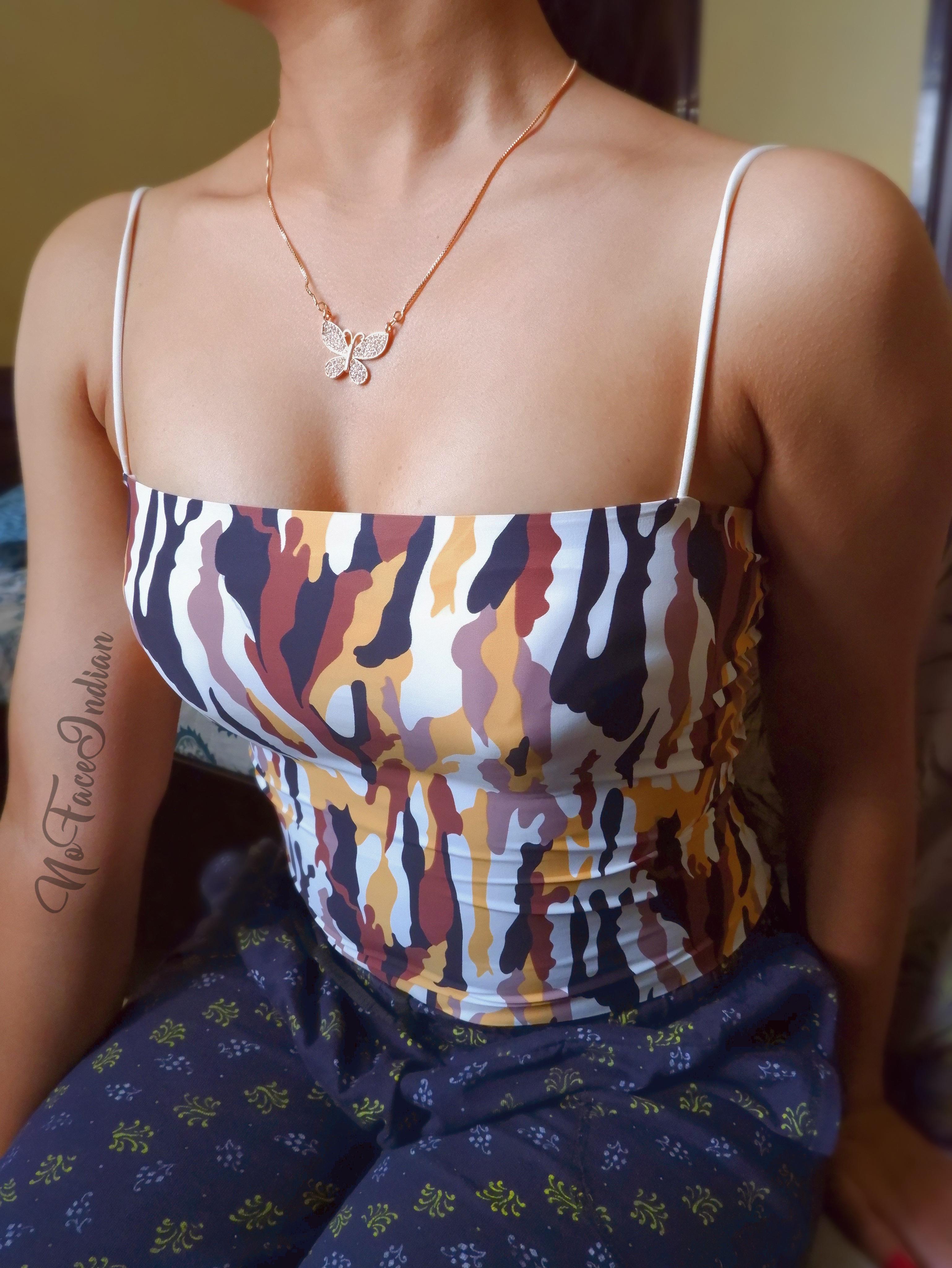 Indian Gf Undressing Slowly Revealing Her Sexy Body