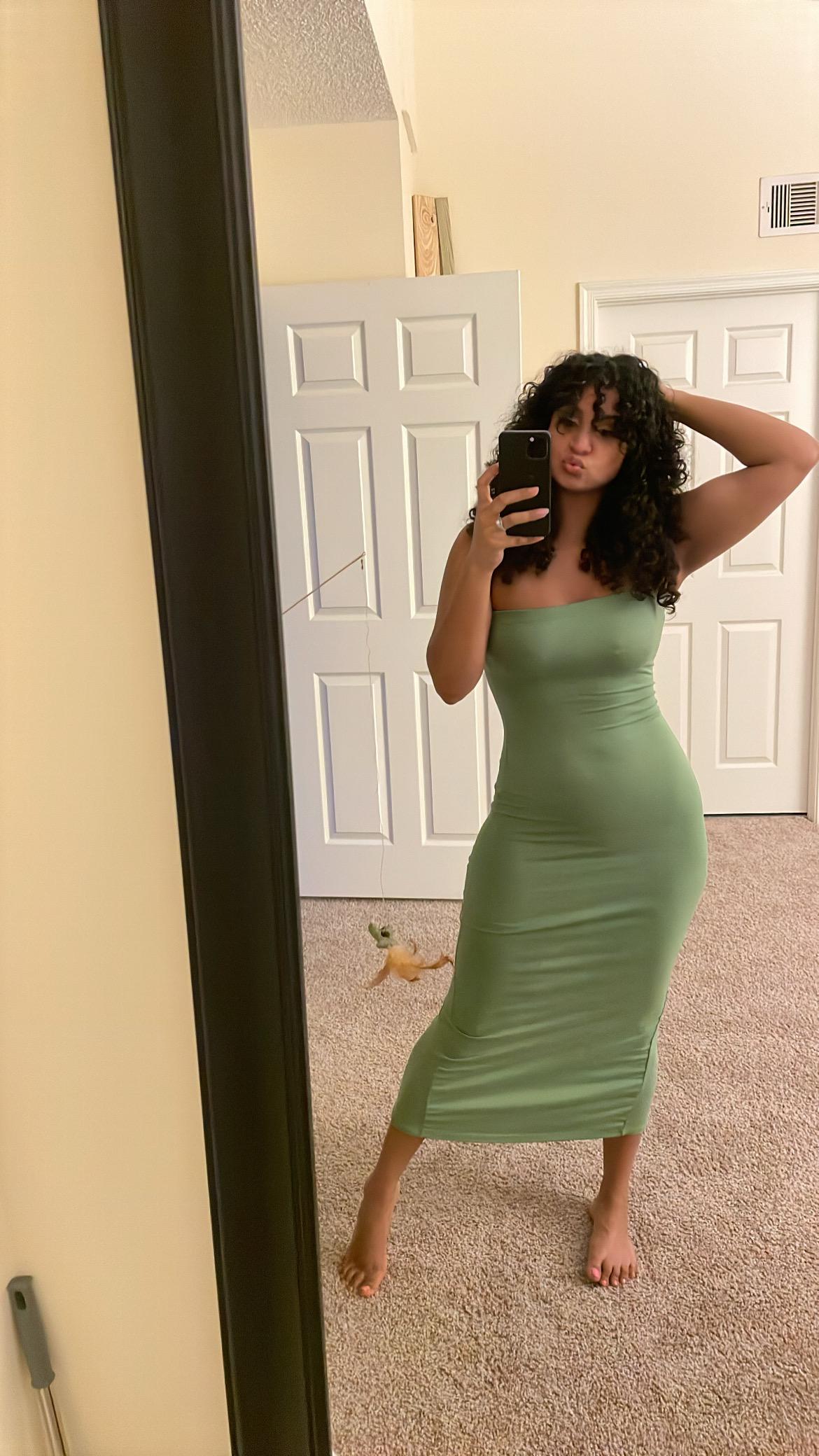 Ditching bra on busty Desi curves, no bra needed for these jugs