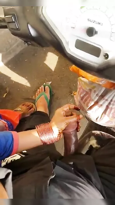 Muslim aunty engulfing knob of stranger roadside