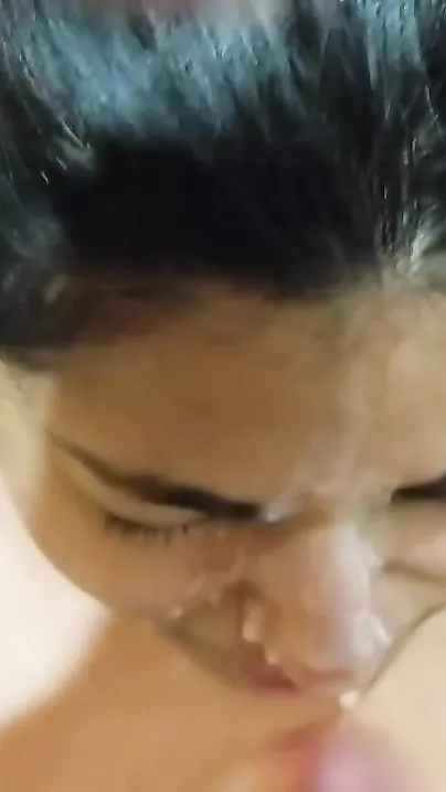 Slow motion cum facial Desi MMS movie