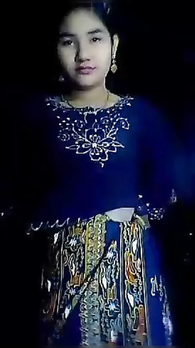 Manipuri village gal striptease show in nature's garb MMS