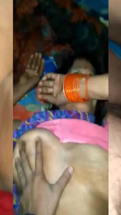 Older Chachi fucking Desi Hindi XXX MMS