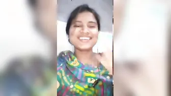 Hot BD beauty in nature's garb MMS selfie movie scene