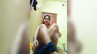 Sexy booby hotty undressed MMS video