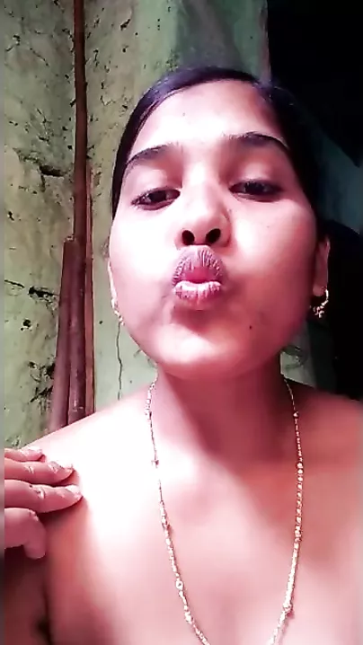 Innocent village girl hirsute cunt show MMS clip