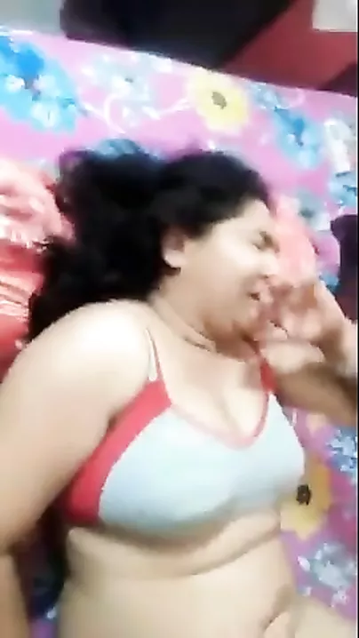 Sexy Bhabhi oral sex latest MMS episode