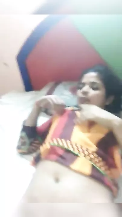 Sexy Indian hotty sex mms episode with her cousin brother