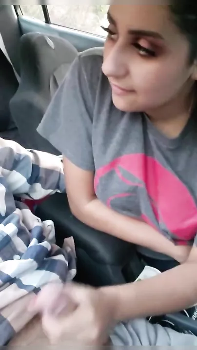 Desi secretary engulfing dick of manager inside car