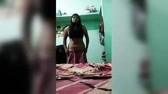Desi Bhabhi striptease selfie MMS movie