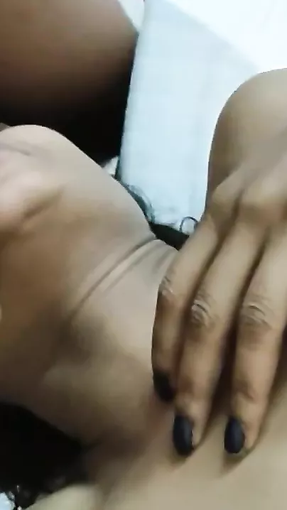 Sloppy Indian deepthroat sex clip of a hawt cutie