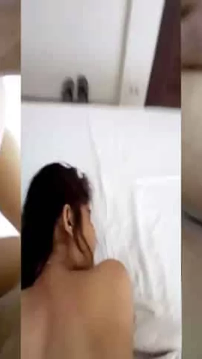 Large booty Indian girl screwed in doggy position