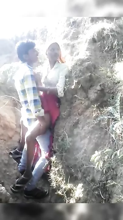 Adivasi cutie outdoor sex MMS caught by a voyeur