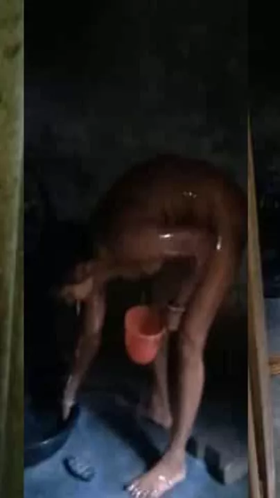 Dehati Bhabhi undressed washroom MMS clip