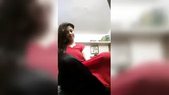 Pretty looking hot Indian GF hawt video