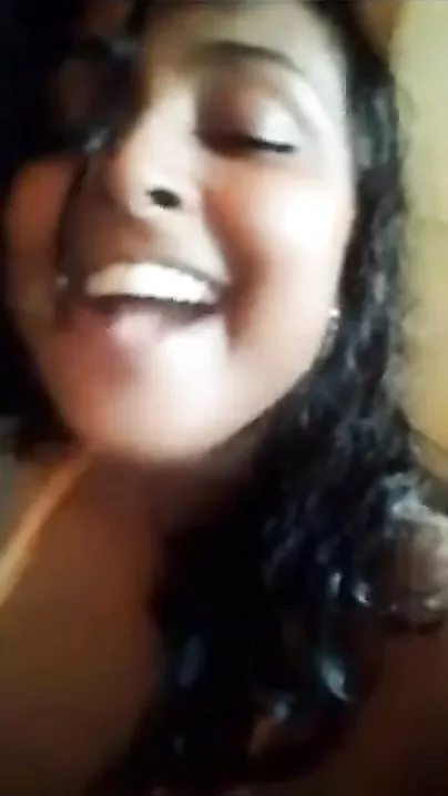 Hot Srilankan nude MMS video leaked