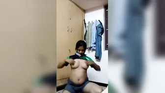 Desi hotty changing dresses on livecam for her lover