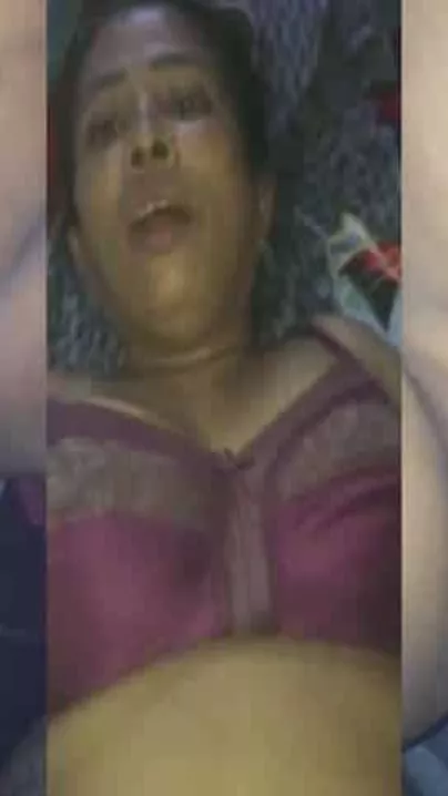 Aged Randi bald pussy fucking MMS video