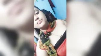 Indian gal bare selfie for BOYFRIEND clip