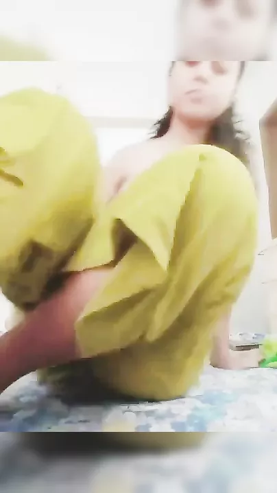 Telugu Honey fingering slit on livecam for boyfriend