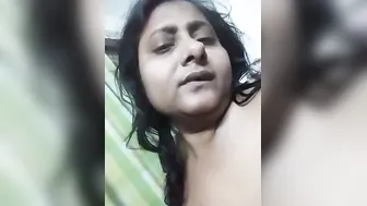 Busty Bangla wife boob show MMS movie