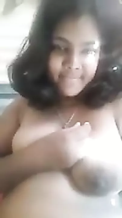 Breasty Indian college hotty stripped MMS video