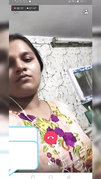 Telugu wife showing fur pie on a live episode call