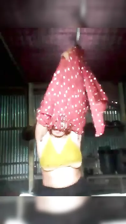 Big booby village girl nude MMS clip