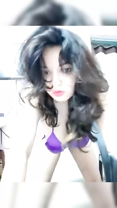 Desi Sexy girl stripping nude on cam intimate show