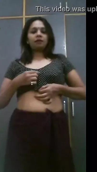 Sexually excited aunty boob show MMS movie scene