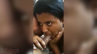 Hawt Srilankan engulfing cock of her boss